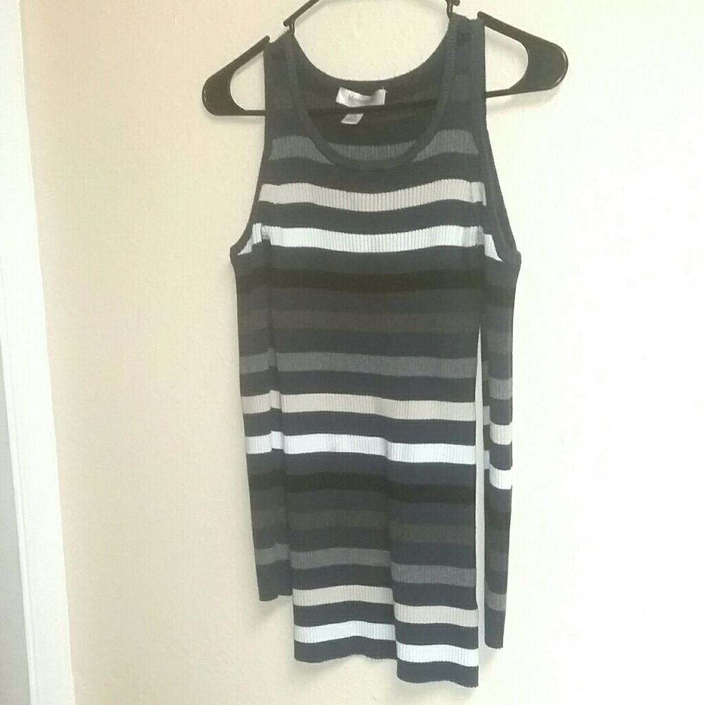 Motherhood Maternity long sleeve cold shoulder